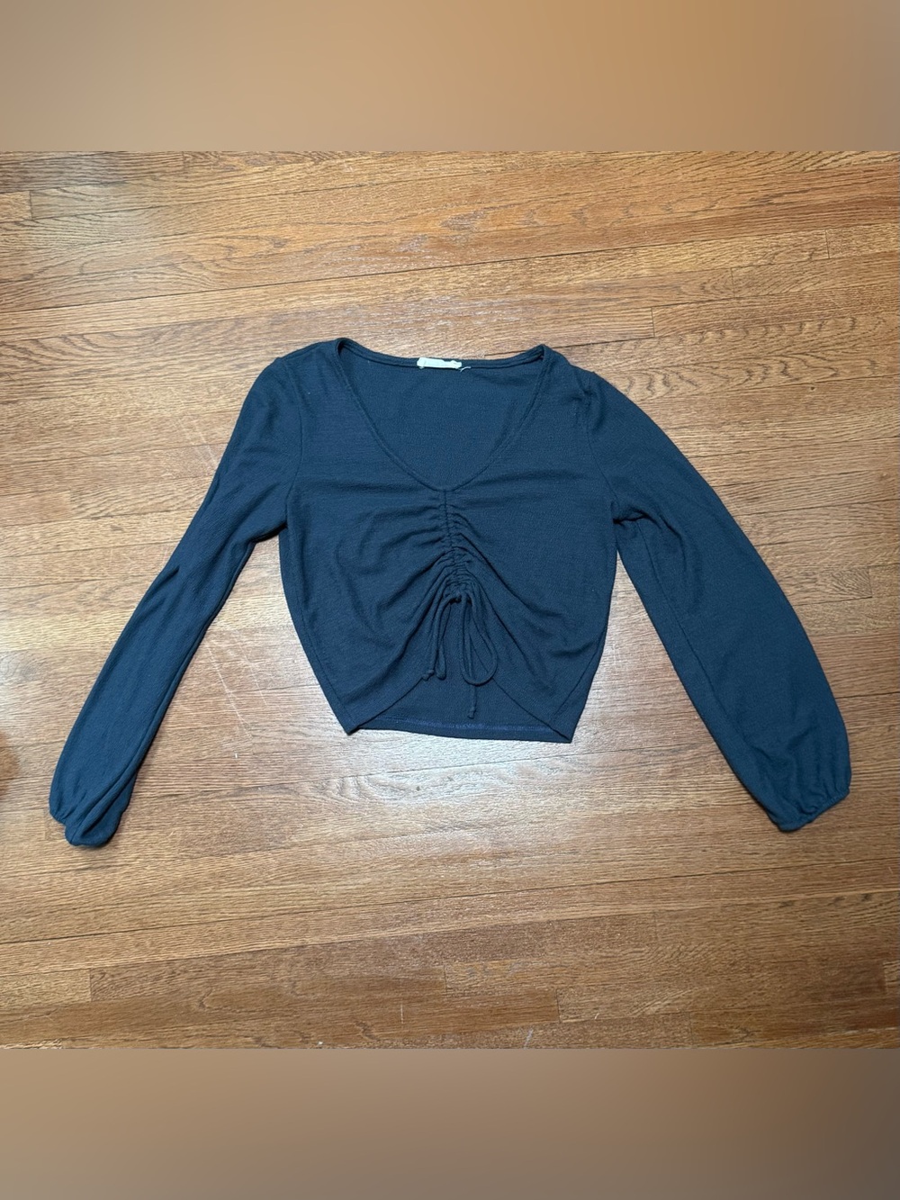 Jolie Black Ruched V-Neck Long Sleeve Crop Top - Women’s size M